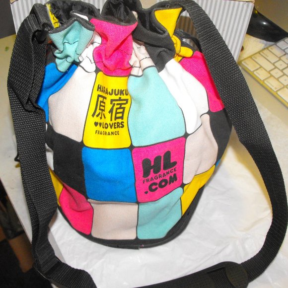Harajuku Lovers Bucketbag Crossbody Drawstring - Picture 2 of 6